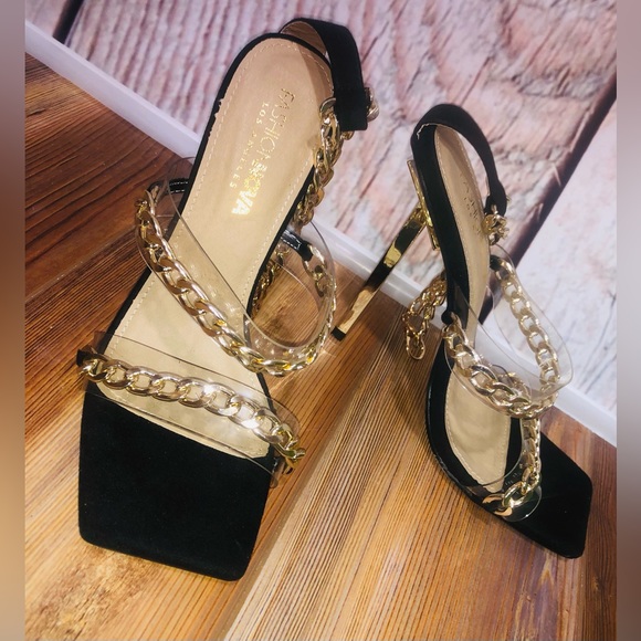 FASHION NOVA Los Ángeles Date Night Heels Size 6.5 Women’s Gold Chain. - Picture 2 of 10